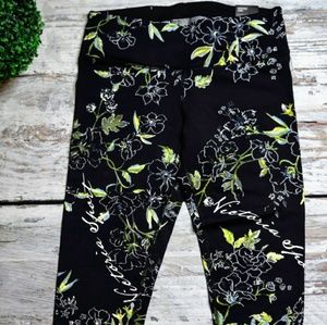 Victoria Sport Capri NWT Large